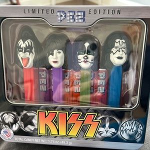 PEZ KISS
